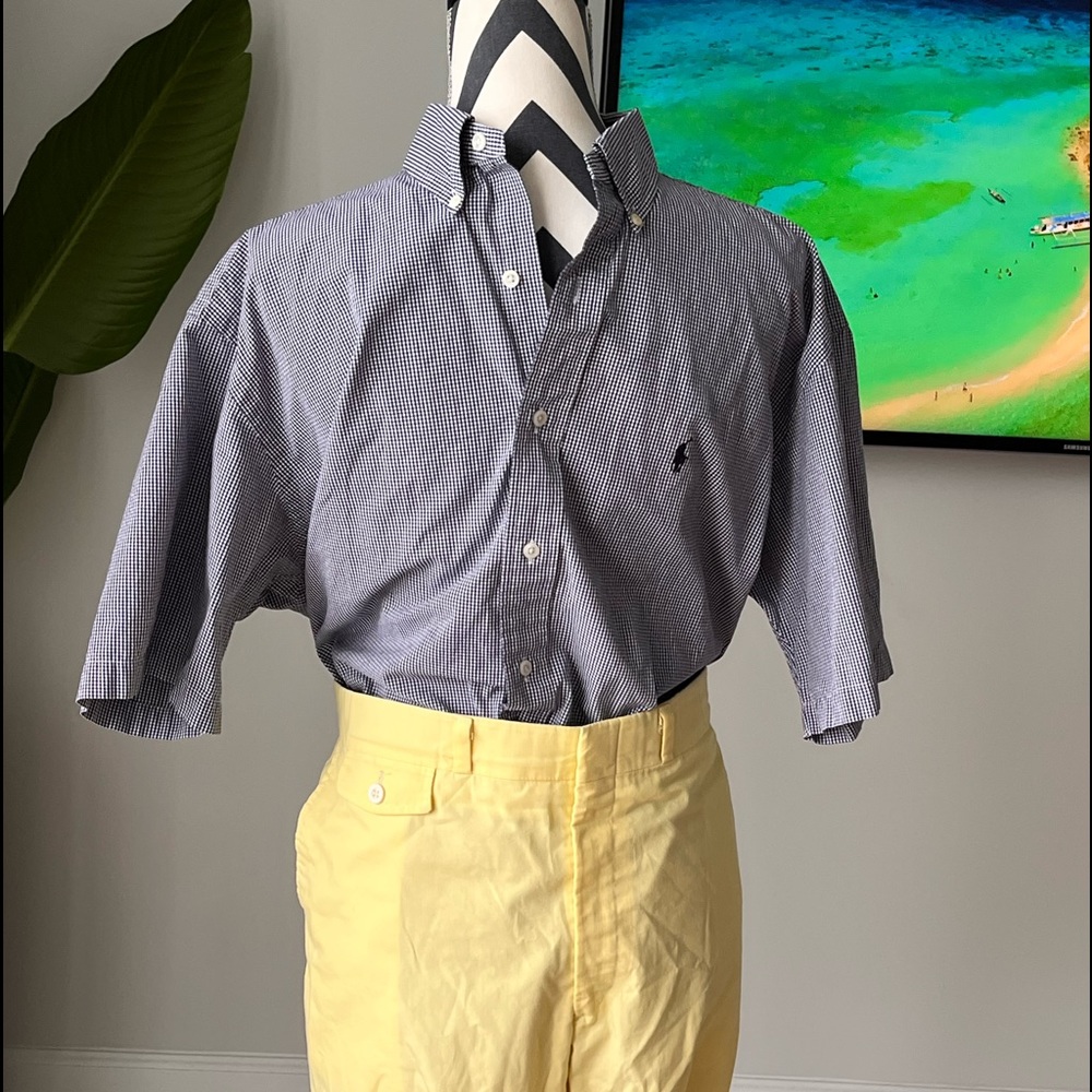 POLO MEN’S SHORT SLEEVED SHIRT. BLUE AND WHITE CHECKED PATTERN. SIZE (M). 🌼🌺